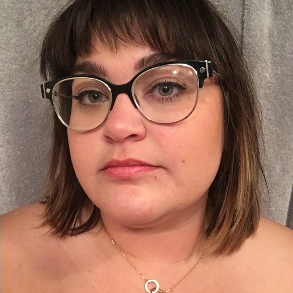 Meet your Posher, Lacey